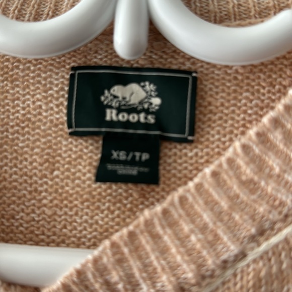 Roots Size XS sweater. Only worn/washed handful of times - light pink/beige! - Picture 2 of 3